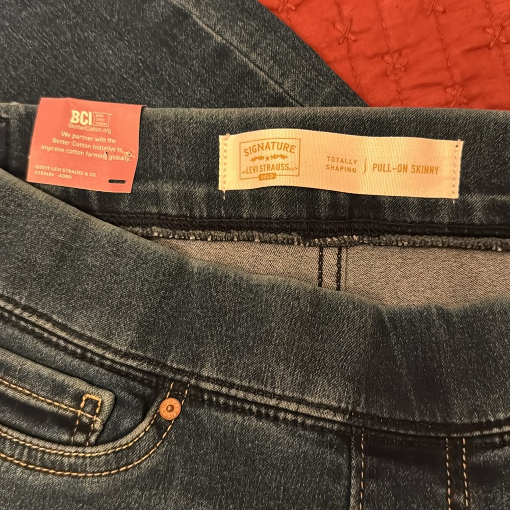 Levi’s Pull on Skinny Jeans - Picture 2 of 10